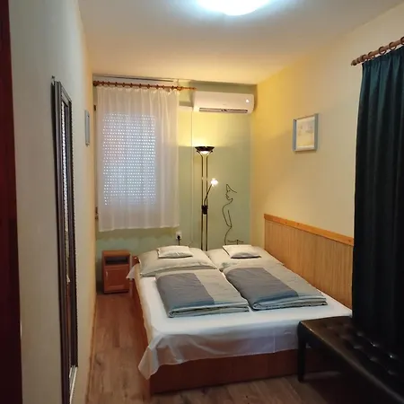 Apartment Liliom *
